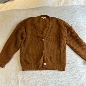 Tradlands Shelter sweater size M
